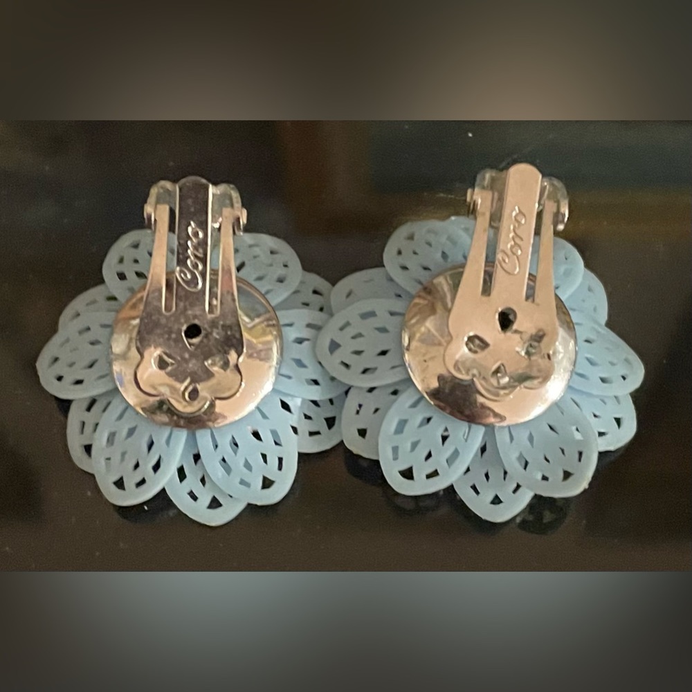 Vintage Coro Light Blue Plastic Floral Earrings with Center Crystal Signed - Picture 5 of 7